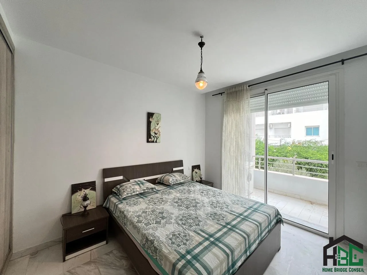 S+1 de 65 m² meublé à Ennasr 2