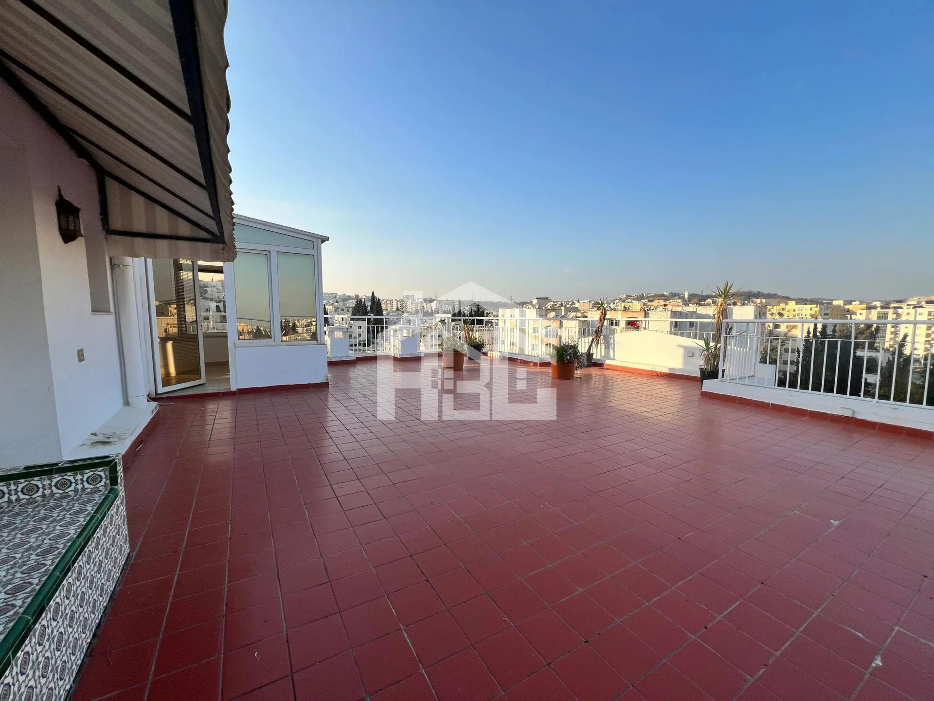 S+3 de 180 m² avec terrasse de 50 m²